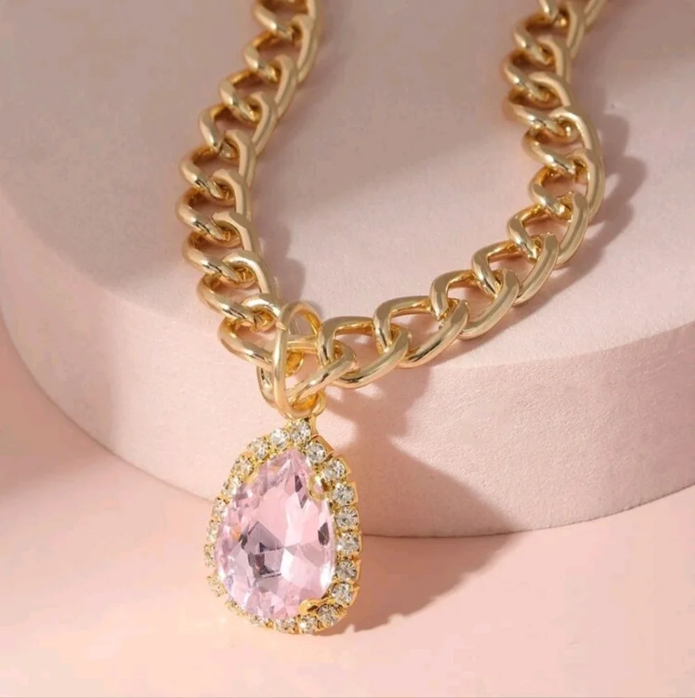 ONESIZE Rhinestone Waterdrop Pendant Pet Necklace